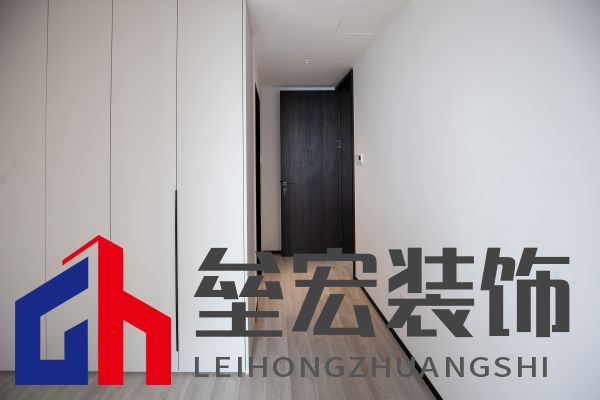 142㎡現(xiàn)代簡(jiǎn)約丨 黑白格調(diào)下的溫柔空間！