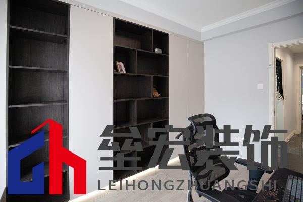 白色、木色與黑色演繹同一空間下的不同格調(diào)！