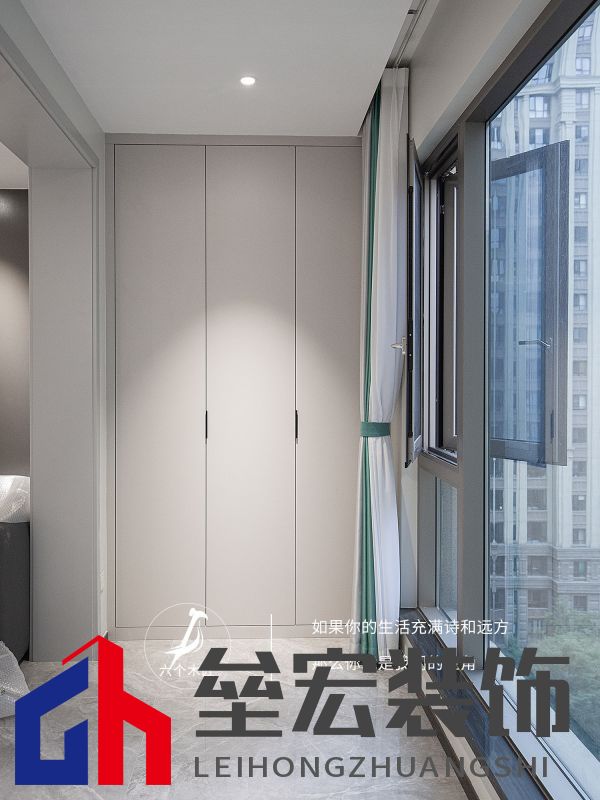 103㎡三居室一門到頂?shù)囊鹿裨O(shè)計(jì)，簡(jiǎn)約又溫馨