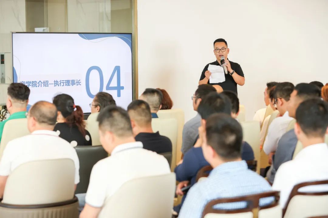 廈門(mén)建筑裝飾協(xié)會(huì)會(huì)長(zhǎng)_廈門(mén)市裝飾協(xié)會(huì)_廈門(mén)建筑裝飾協(xié)會(huì)